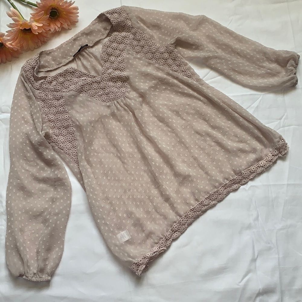 🌸DANIEL Rainn Swiss Dot Crochet Top🌸